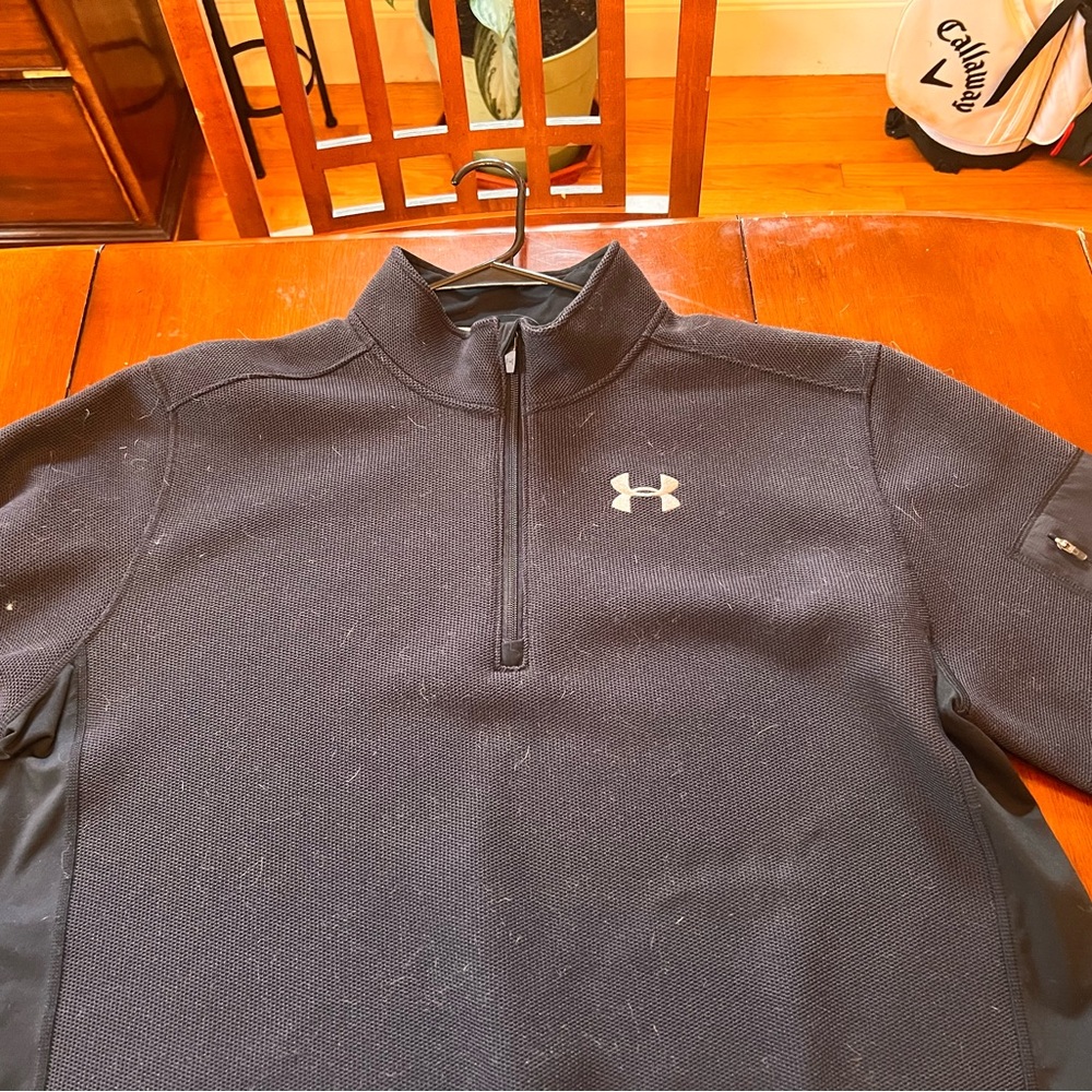 Under Armour black half zip heavy sweatshirt. Zippered arm pocket. Men’s XXL.
